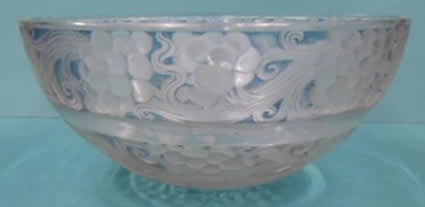 R. Lalique Saint Vincent Bowl