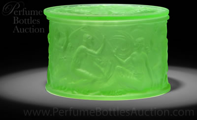 Czech Close Copy Of Figurines Et Voiles Box Side View
