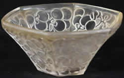 Raisins Six Pans Bol Rene Lalique Six Sided