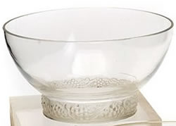 Ricquewihr Bowl Rene Lalique Clear With A Molded Grapes On Vines Decorated Incorporated Round Base