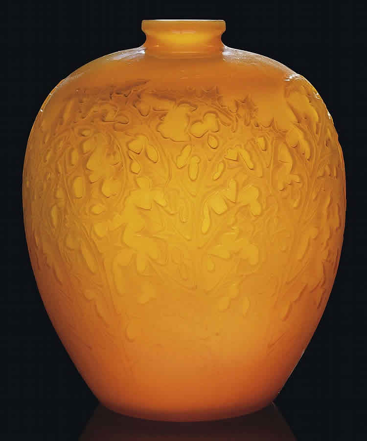 R. Lalique Acanthes Vase