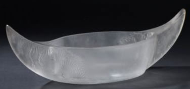 R. Lalique Acanthes Table Centre
