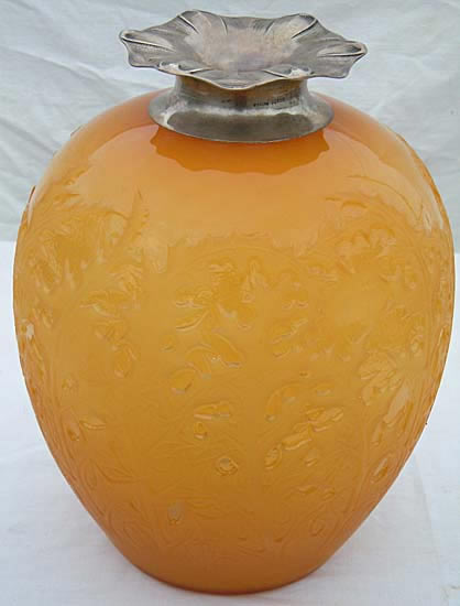 R. Lalique Acanthes Vase
