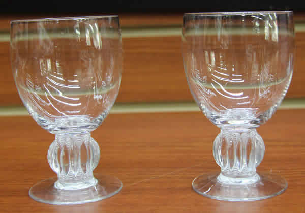 R. Lalique Alger Wine Glass