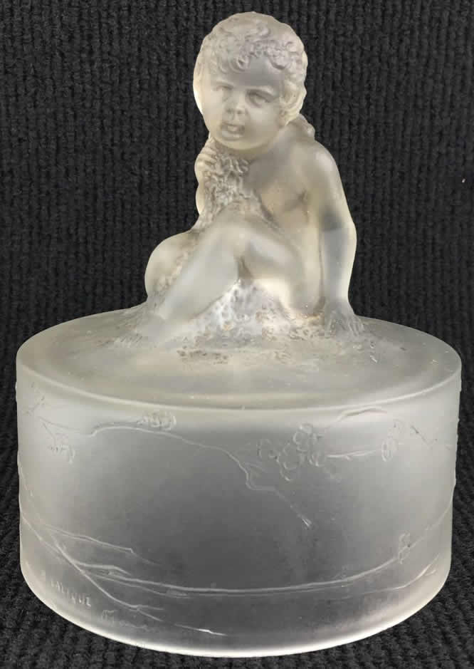 R. Lalique Amour Assis Box Top