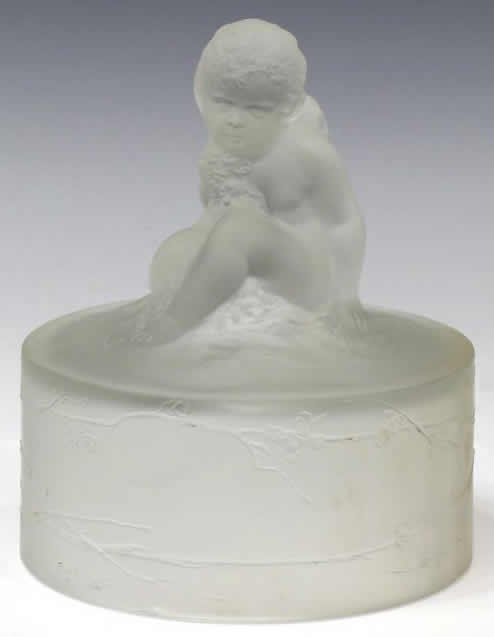 R. Lalique Amour Assis Box Top