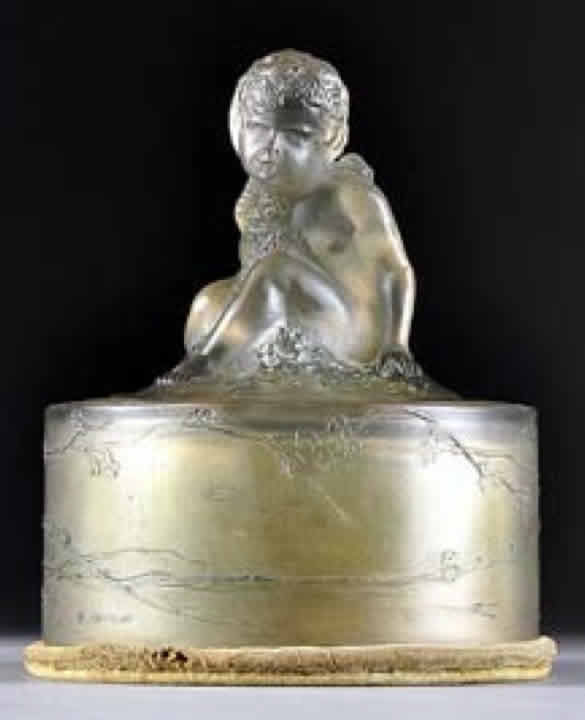 R. Lalique Amour Assis Box