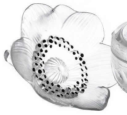 R. Lalique Anemone Ouverte Decoration