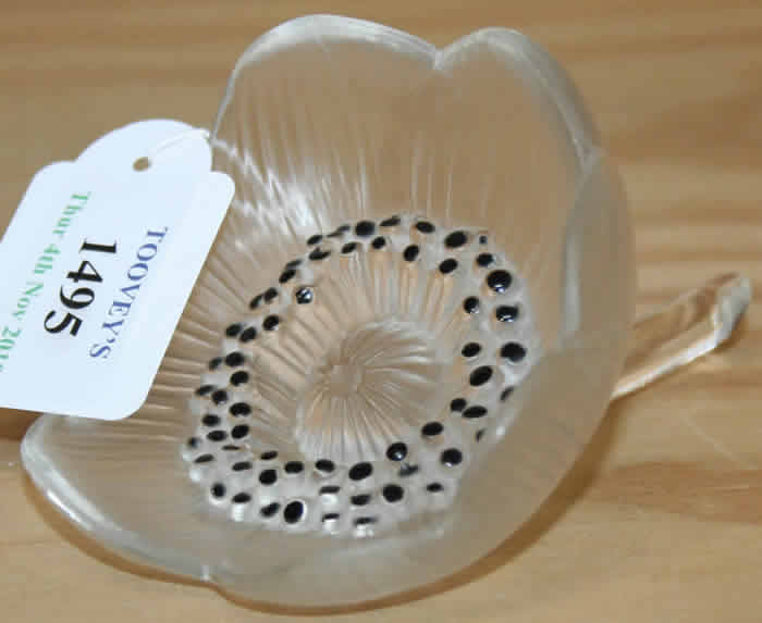 R. Lalique Anemone Fermee Decoration