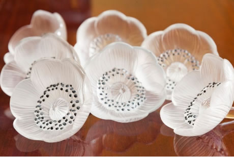 R. Lalique Anemone Fermee Paperweight