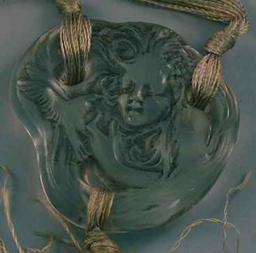 R. Lalique Ange Et Colombe Pendant