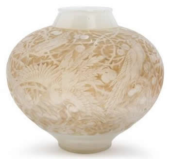 R. Lalique Aras Vase