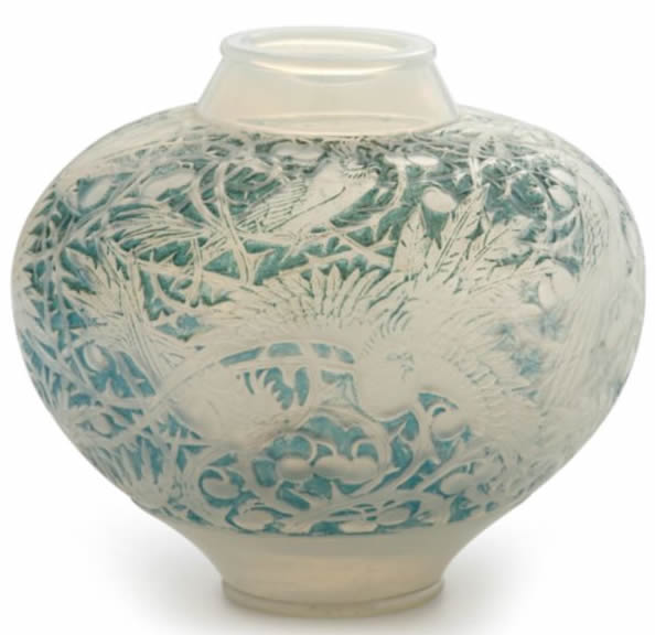 R. Lalique Aras Vase