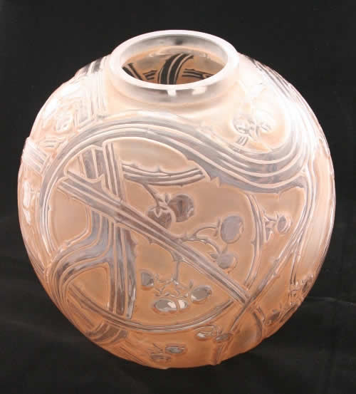 R. Lalique Baies Vase