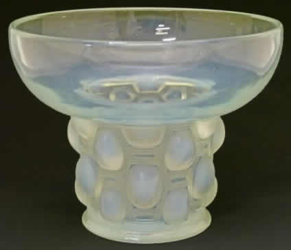 R. Lalique Beautreillis Vase