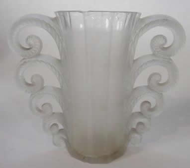 R. Lalique Beauvais Vase