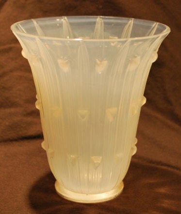 R. Lalique Bellis Vase
