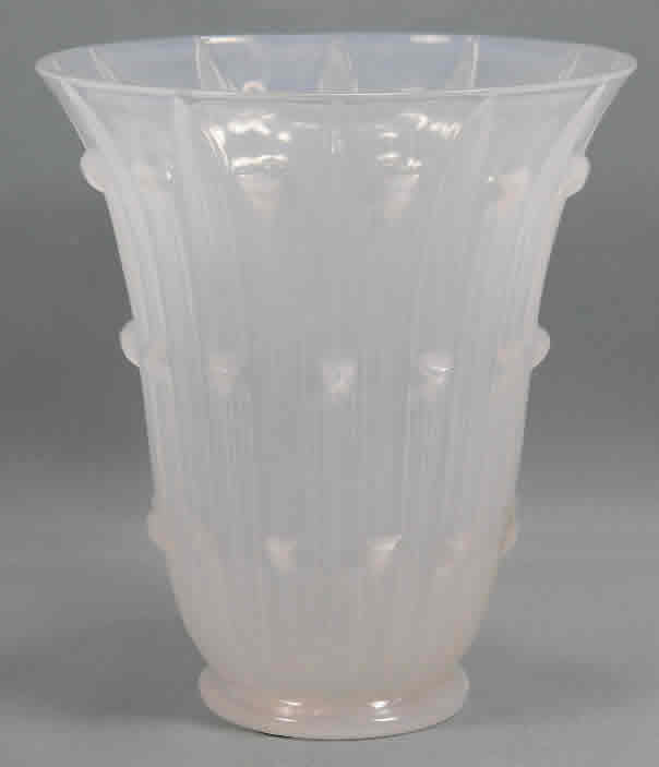 R. Lalique Bellis Vase