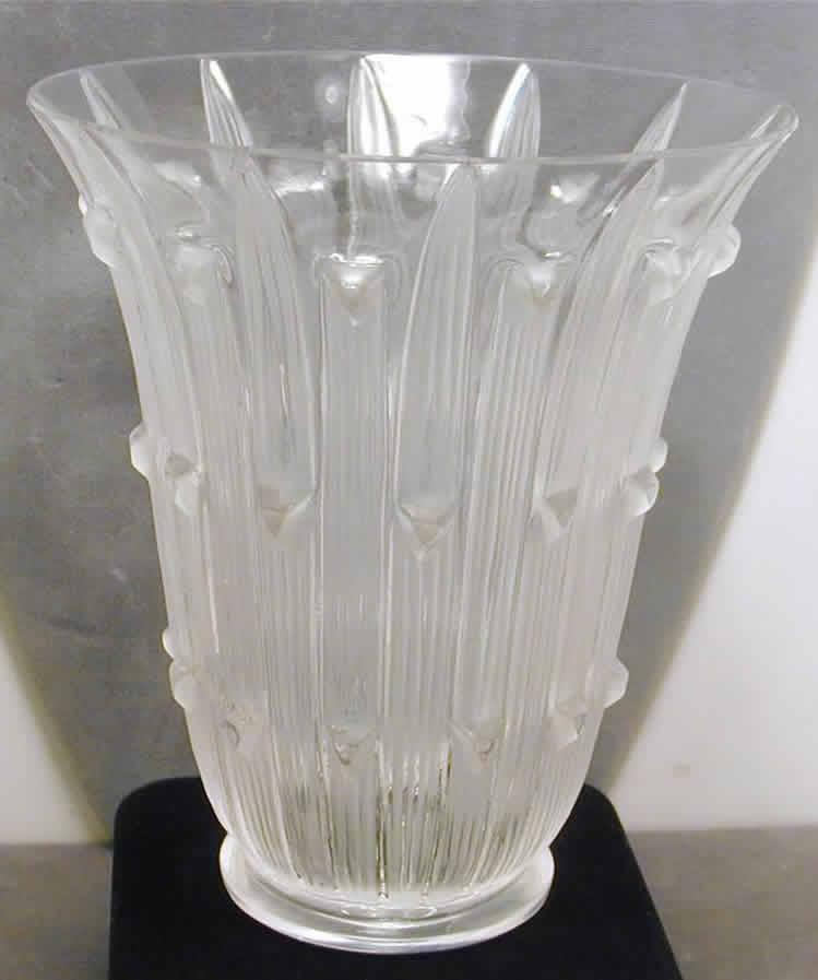 R. Lalique Bellis Vase