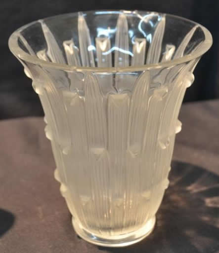 R. Lalique Bellis Vase