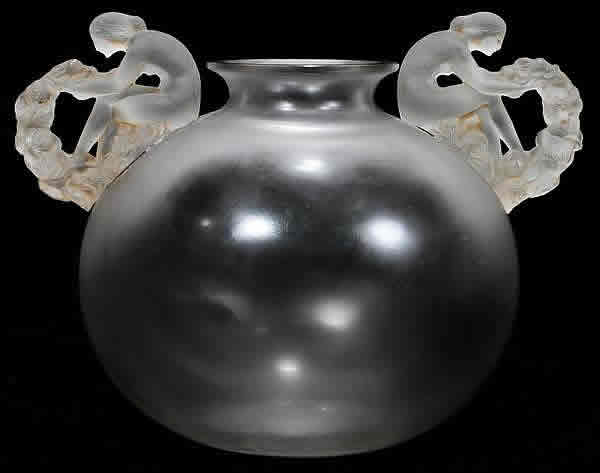 R. Lalique Bouchardon Vase