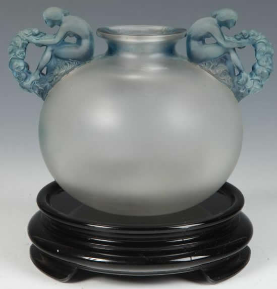R. Lalique Bouchardon Vase