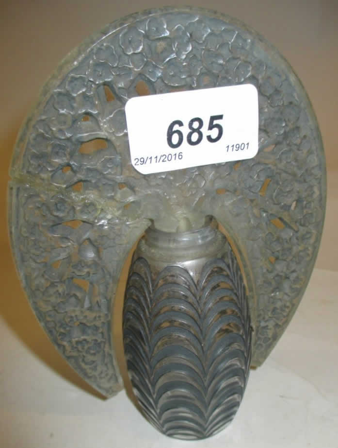 R. Lalique Bouchon Fleurs De Pommier Scent Bottle