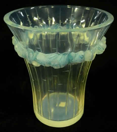 R. Lalique Boulouris Vase