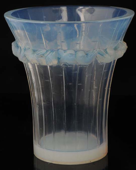 R. Lalique Boulouris Vase