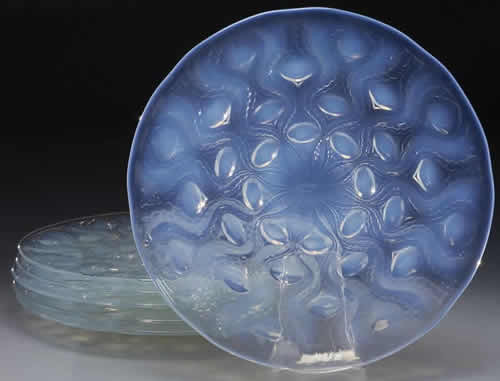 R. Lalique Bulbes Plate