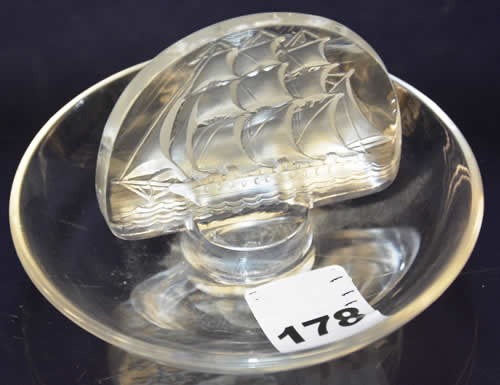 R. Lalique Caravelle Cendrier