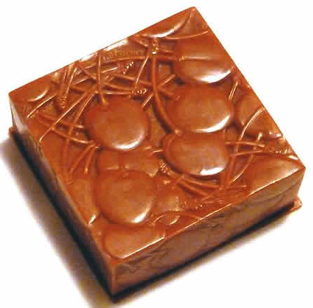 R. Lalique Cerises Powder Box