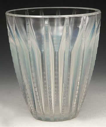 R. Lalique Chamonix Vase