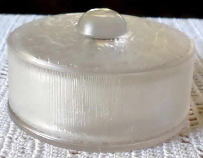 R. Lalique Chantilly Box