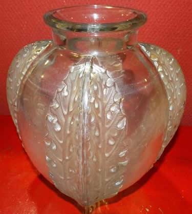 R. Lalique Chardons Vase