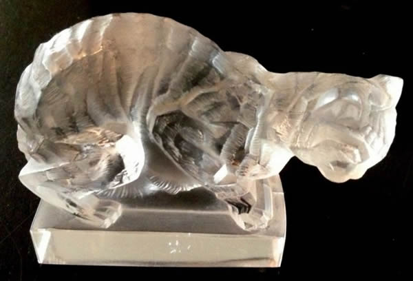R. Lalique Chat Paperweight