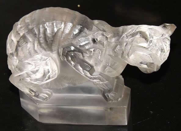 R. Lalique Chat Paperweight