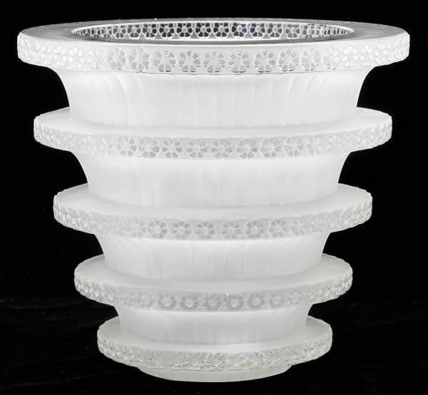 R. Lalique Chevreuse Vase