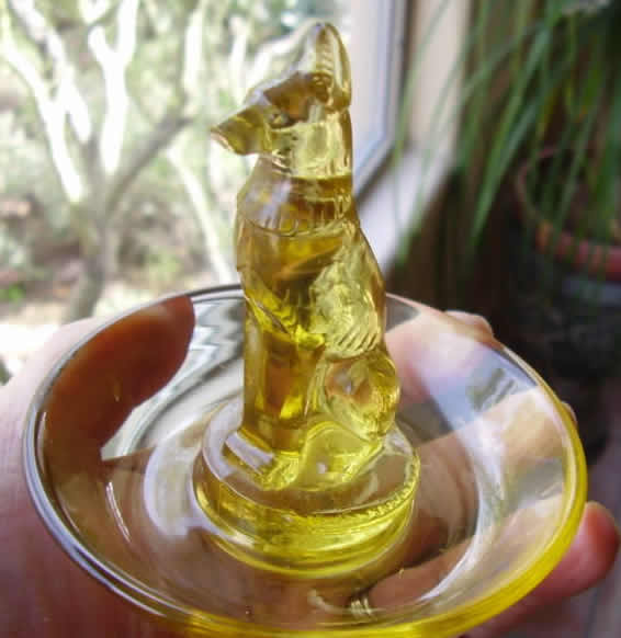 R. Lalique Chien Ashtray