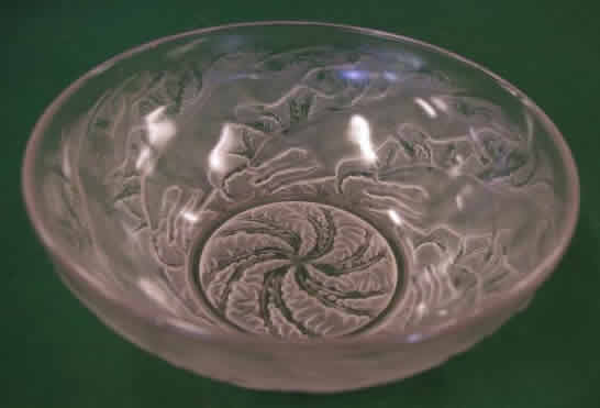 R. Lalique Chiens Bowl