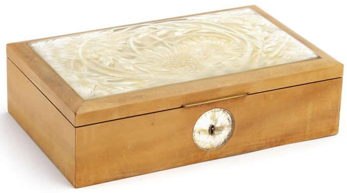 R. Lalique Chrysanthemes Box