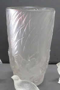 R. Lalique Coqs Et Plumes Vase