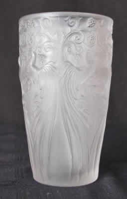 R. Lalique Coqs Et Raisins Vase