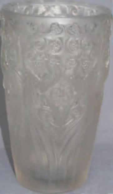 R. Lalique Coqs Et Raisins Vase