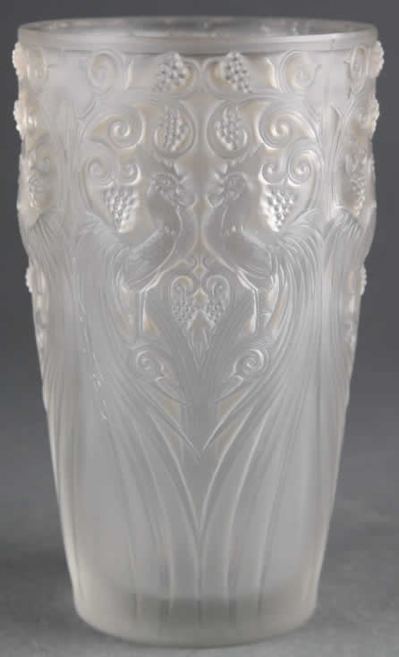 R. Lalique Coqs Et Raisins Vase