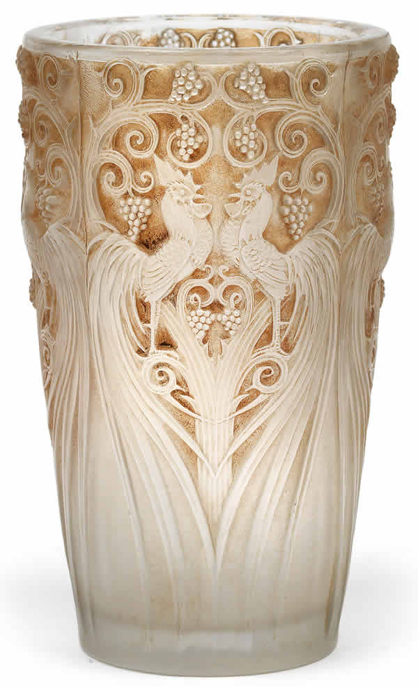 R. Lalique Coqs Et Raisins Vase