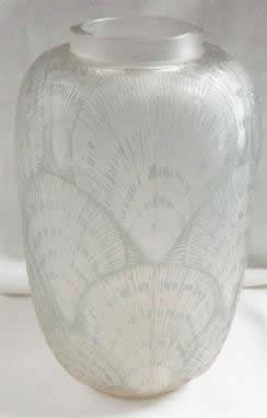 R. Lalique Coquilles Vase