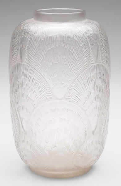 R. Lalique Coquilles Vase