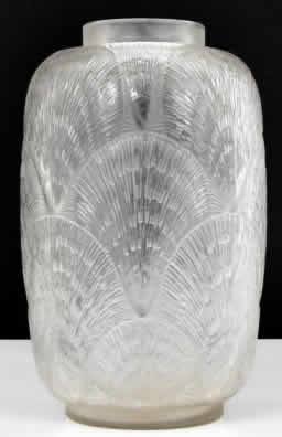 R. Lalique Coquilles Vase