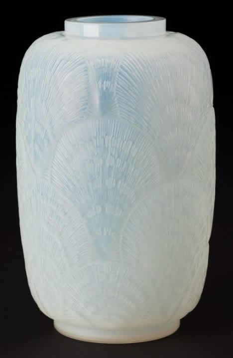 R. Lalique Coquilles Vase